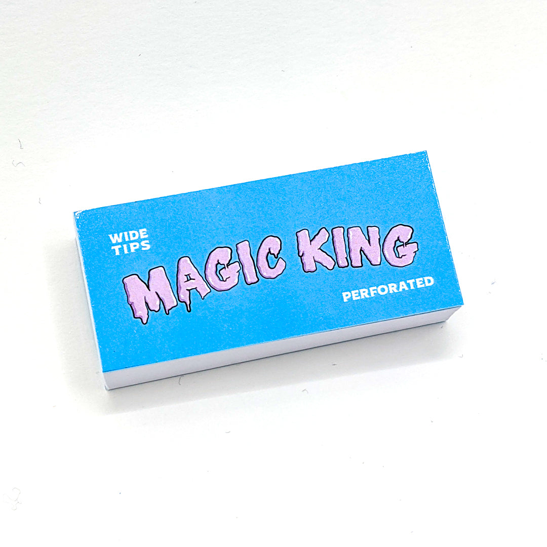 Face avant du carnet Magic King Tips Bleu – filtres blancs perforés, logo imprimé