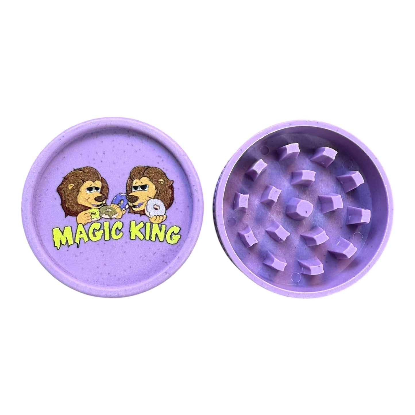 Grinder chanvre mauve Lions Donuts Magic King, ouvert avec dents visibles et design intérieur