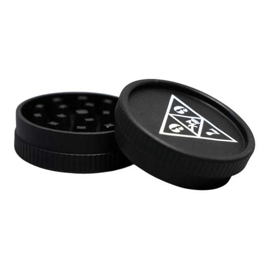 Grinder MK x 667 Noir en chanvre – Ouvert, 4 pièces avec broyage écologique