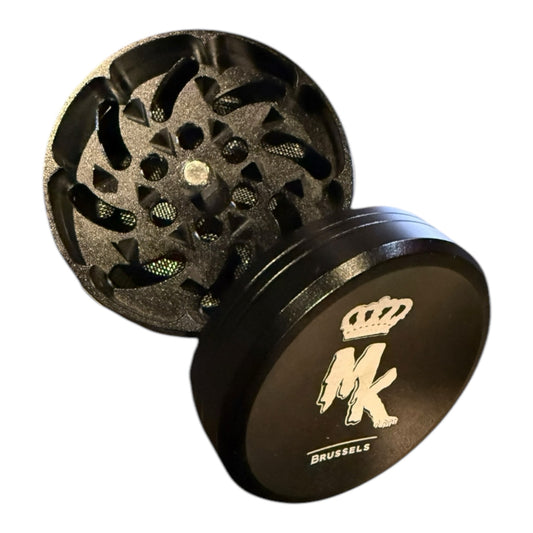 Grinder noir Magic King à piques ouvert – 4 pièces, broyage puissant et compartiments complets