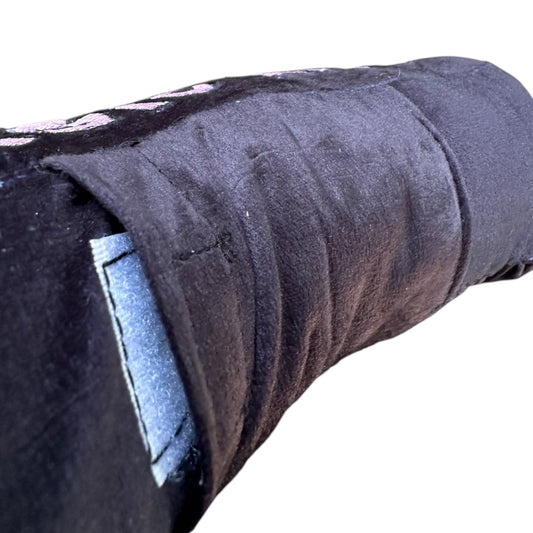 Peluche Magic King noire avec Frères Lions et poche secrète bas