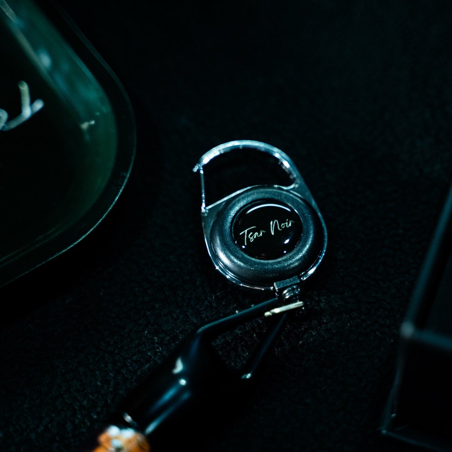 Porte-briquet exclusif Magic King x Tsar Noir