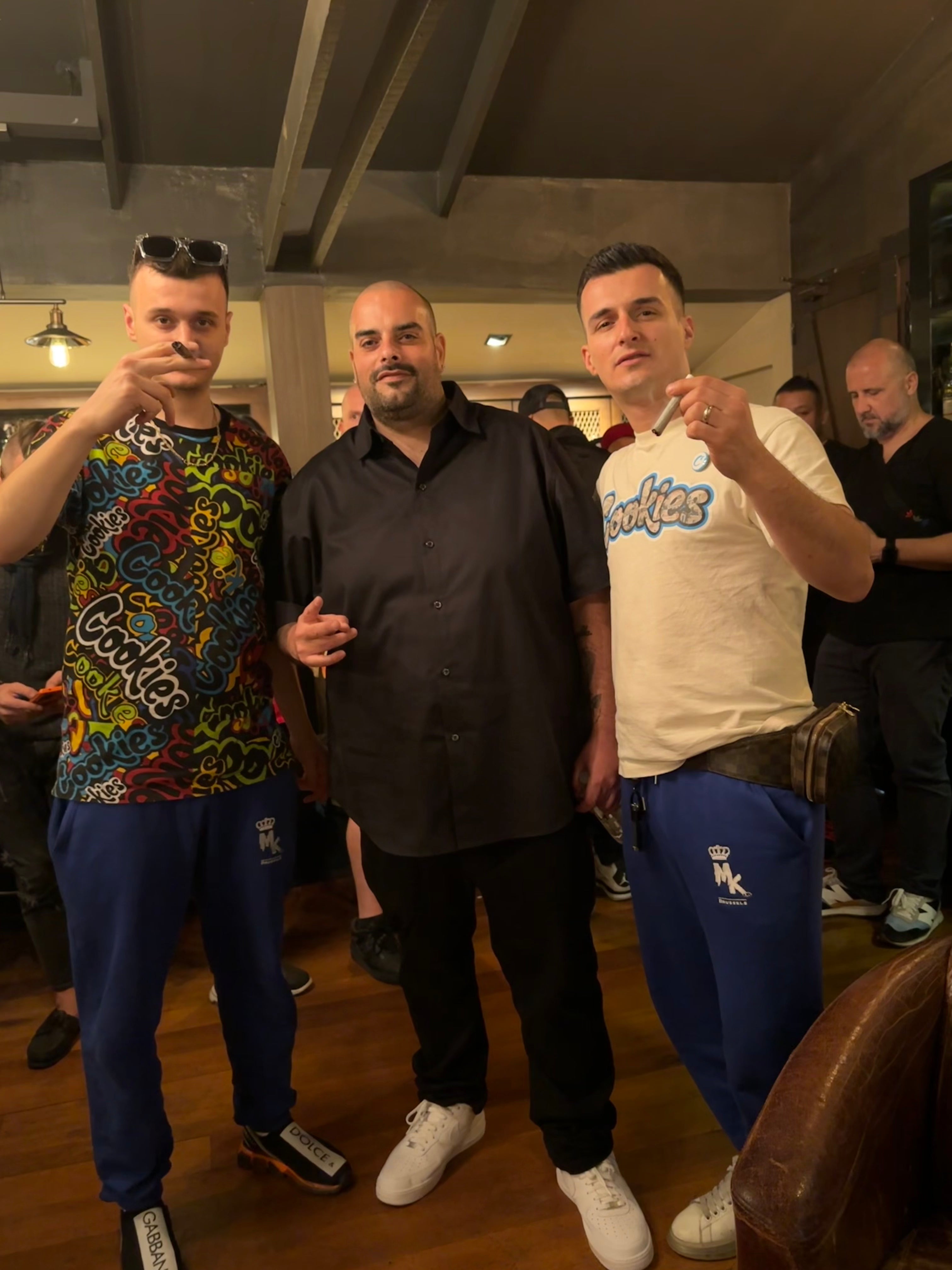 Berner, rappeur et fondateur de Cookies USA, en rencontre avec Magic King lors de l’event VIP et de l’ouverture de Cookies Bangkok, moment légendaire