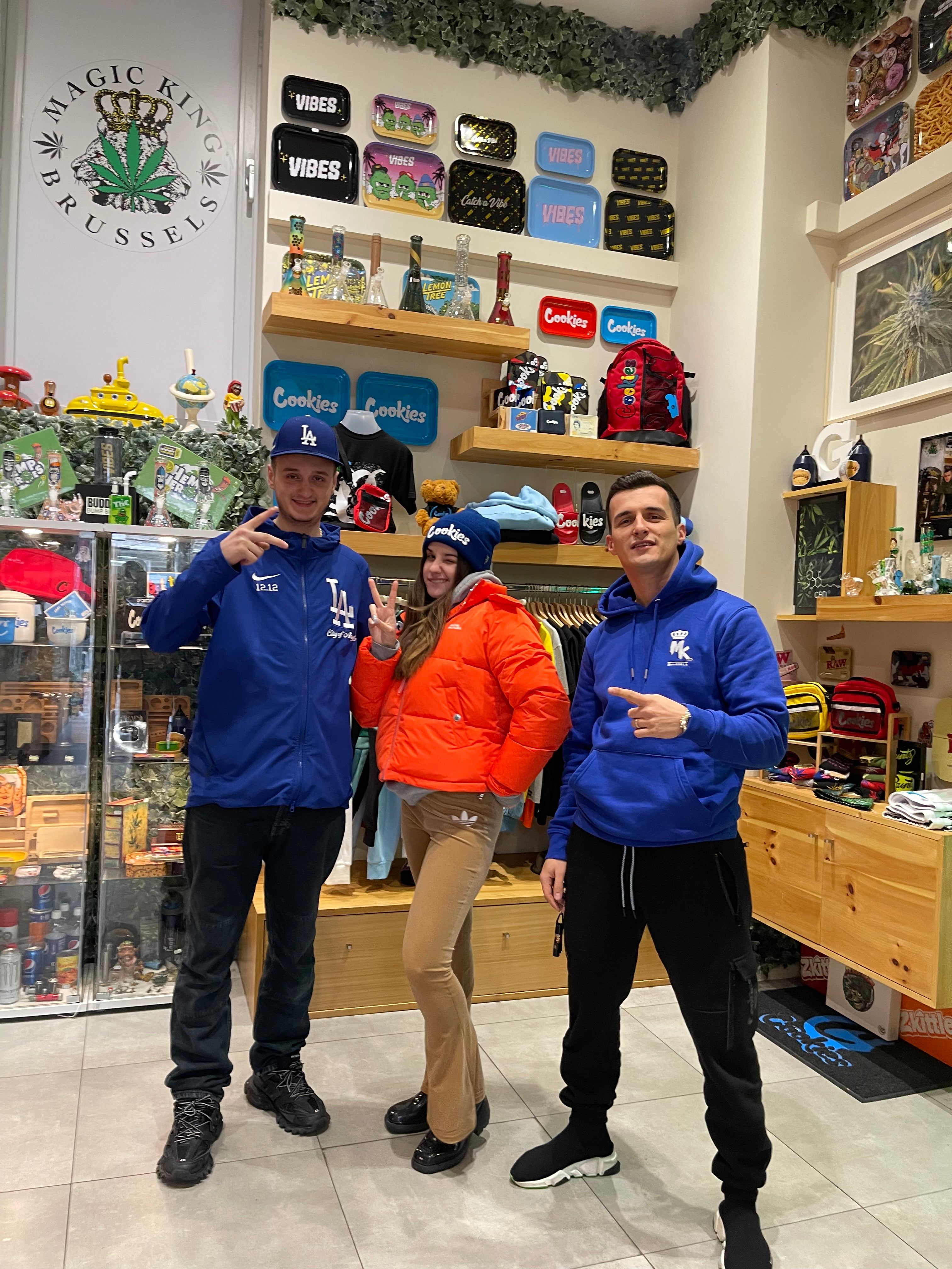 Bianca Costa, rappeuse franco-brésilienne, en visite chez Magic King Brussels, fusion entre musique tropicale et culture urbaine