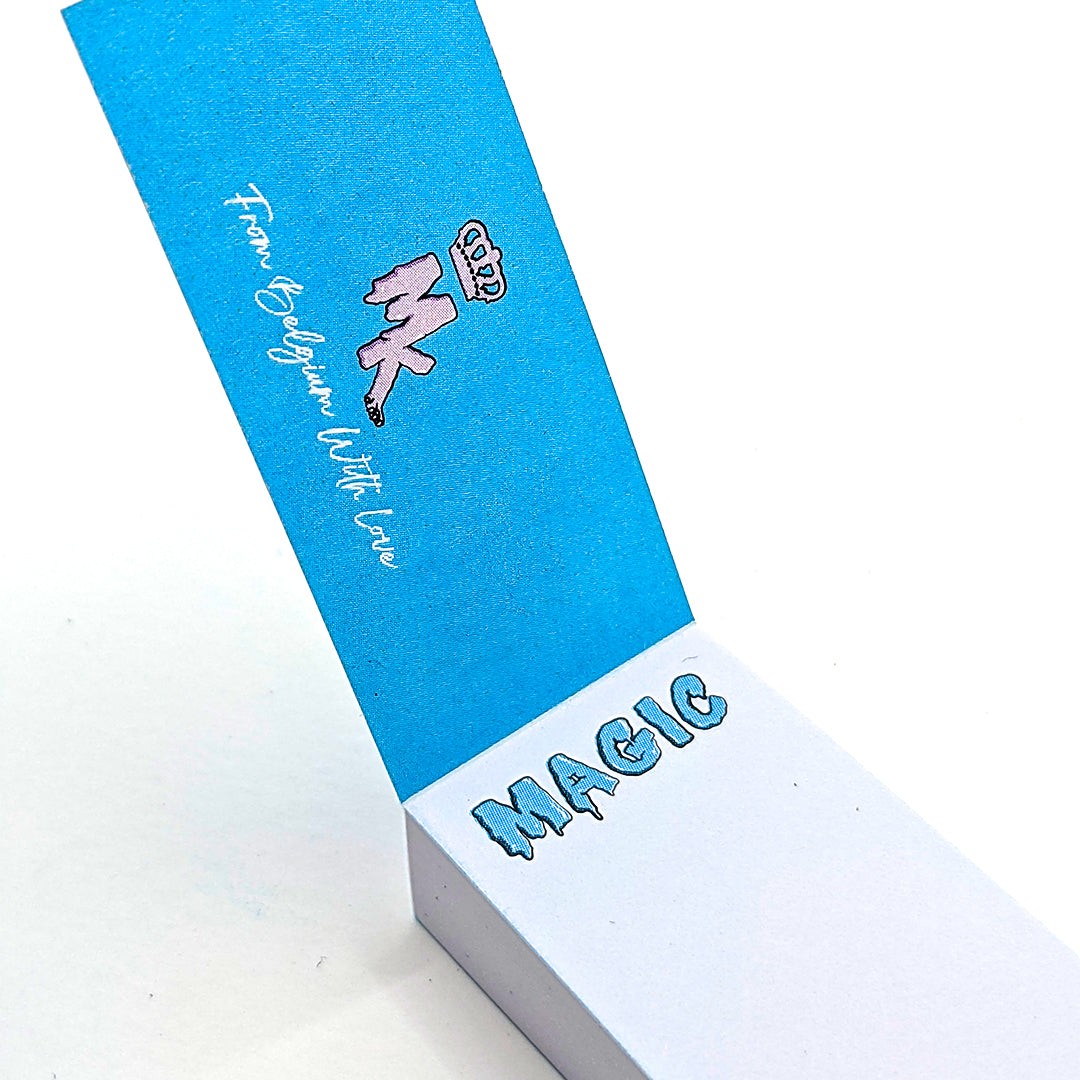Carnet ouvert de filtres Magic King Bleu – filtres blancs perforés, vue intérieure
