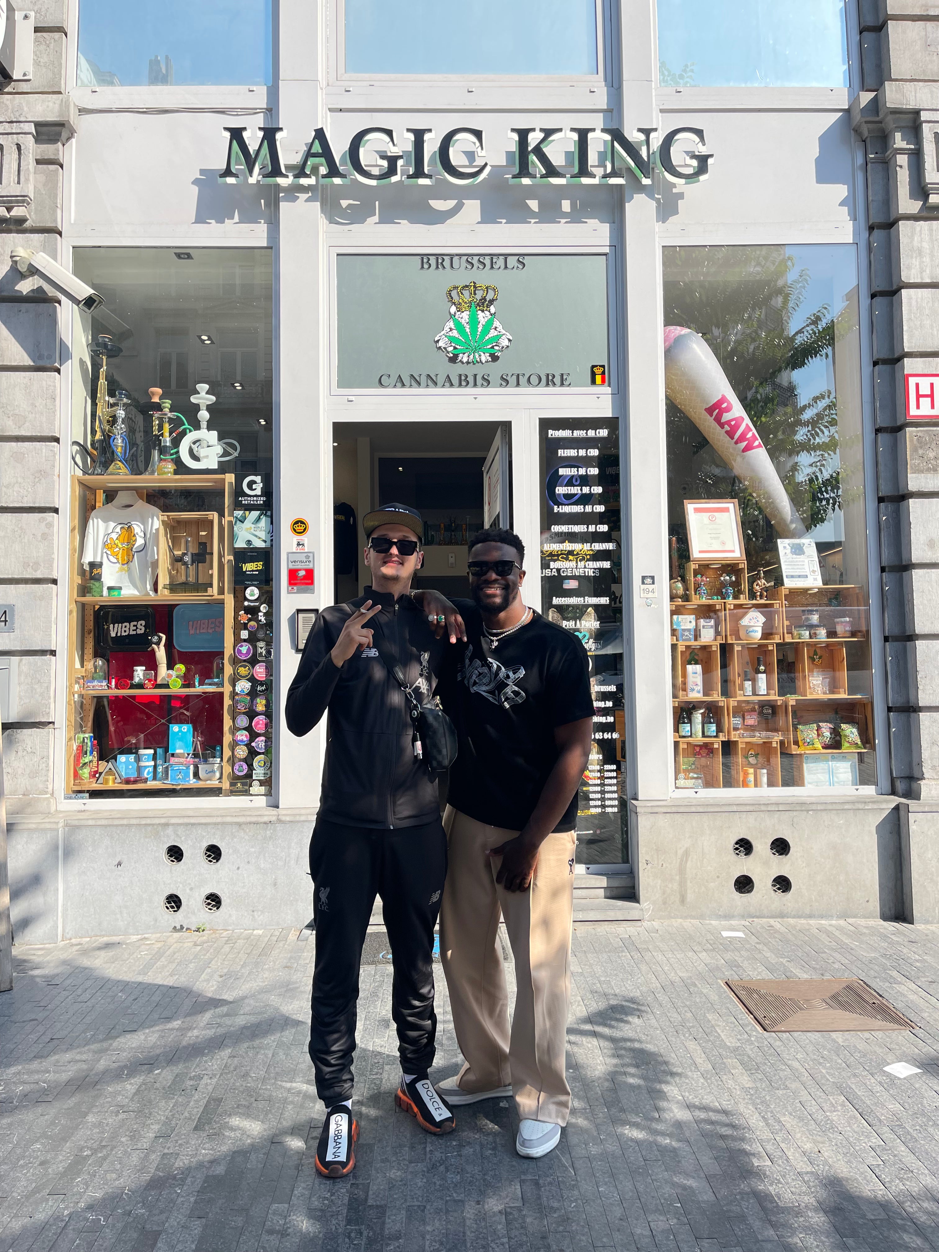 Chris Hyconiq en visite chez Magic King Brussels, acteur de la scène lifestyle et urbaine