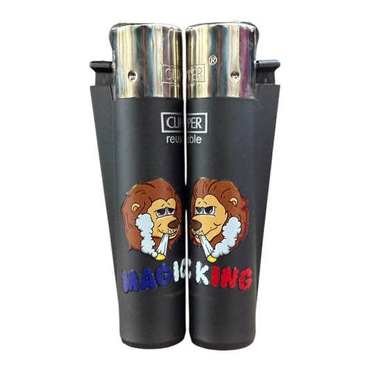 Briquet Clipper satin noir Lions France, vue de profil, design exclusif Magic King
