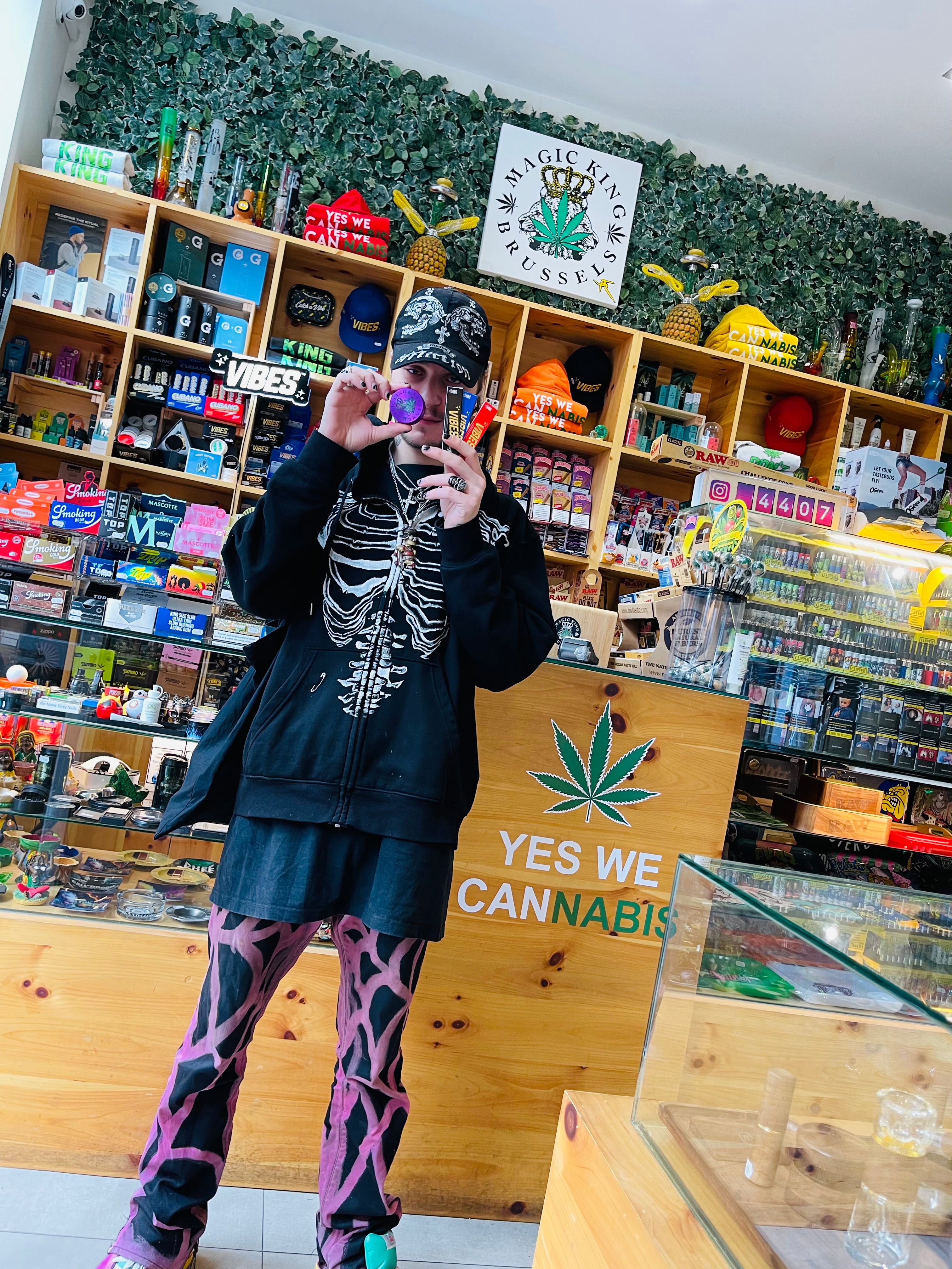 DJ Yung Vamp en visite chez Magic King Brussels, rencontre avec le prodige belge de la scène lo-fi et underground