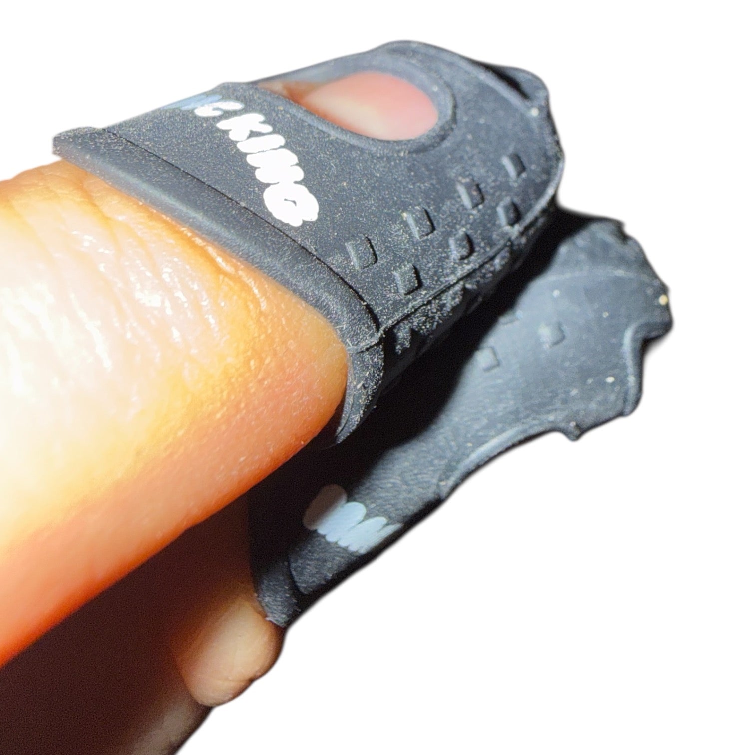 Doigt silicone Magic King utilisé pour manipuler des extraits sans contact direct