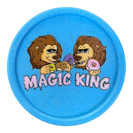 Grinder en chanvre Magic King Lions Donuts bleu aqua, vue de face avec motif lions