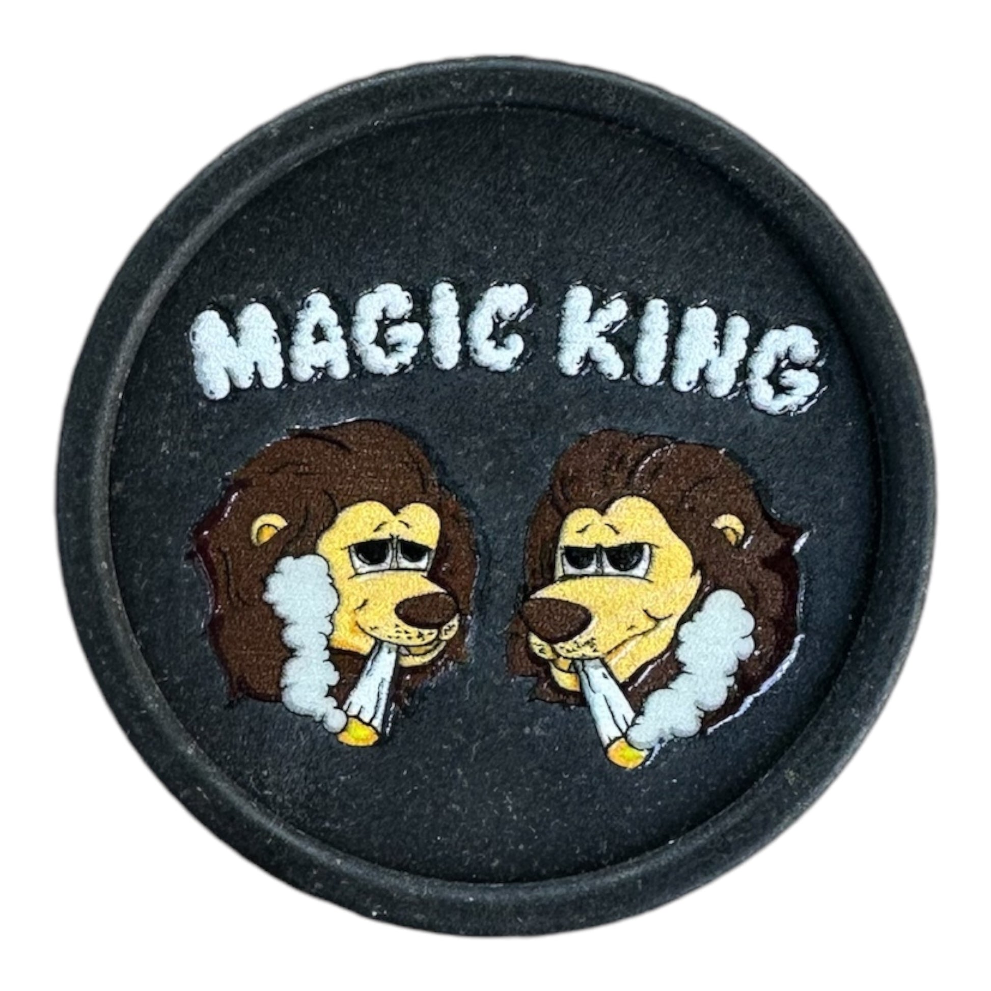 Grinder noir en chanvre Magic King, motif Lions Smoking, 2 pièces écoresponsables