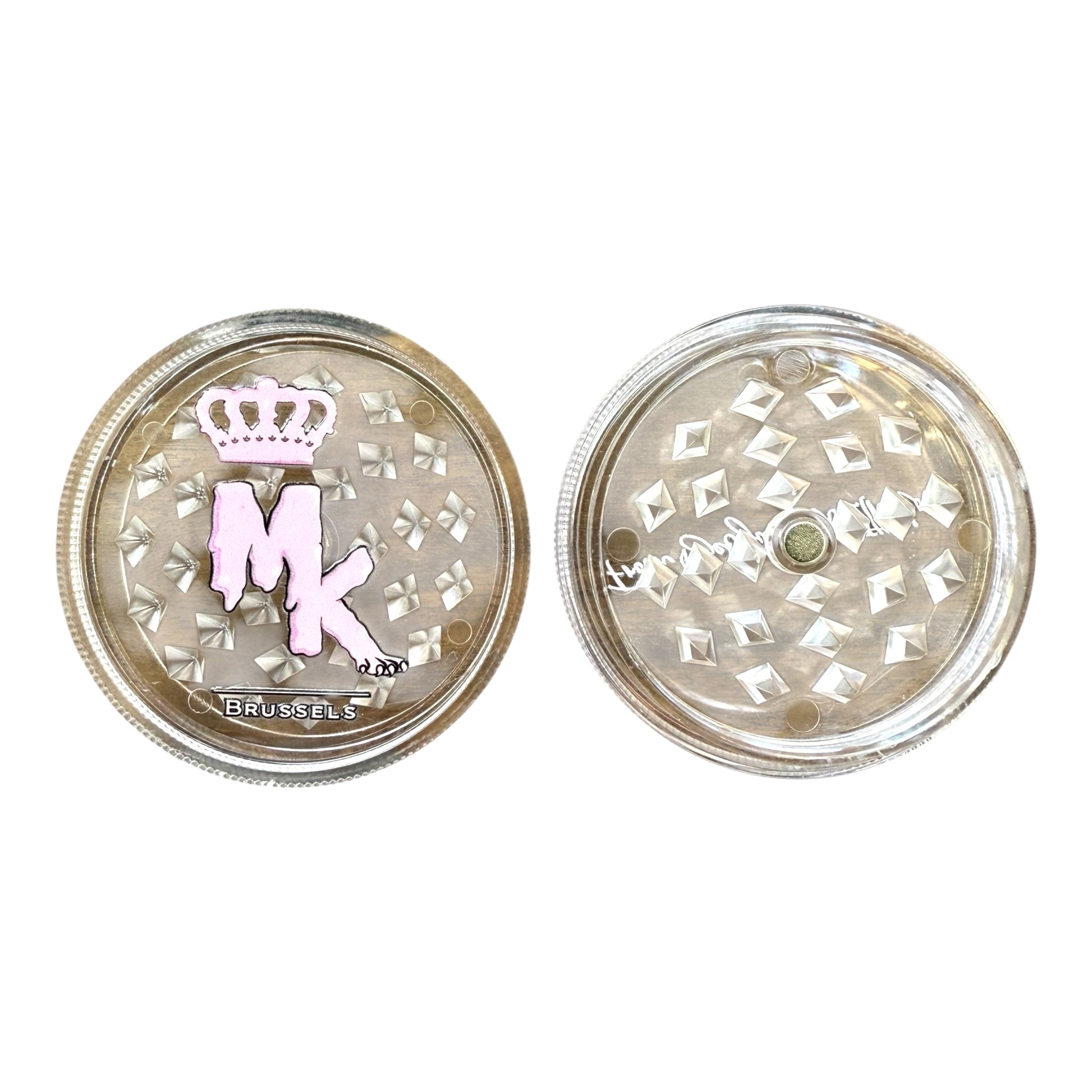 Grinder Magic King en plastique transparent, vue de face ouvert, édition MK Brussels