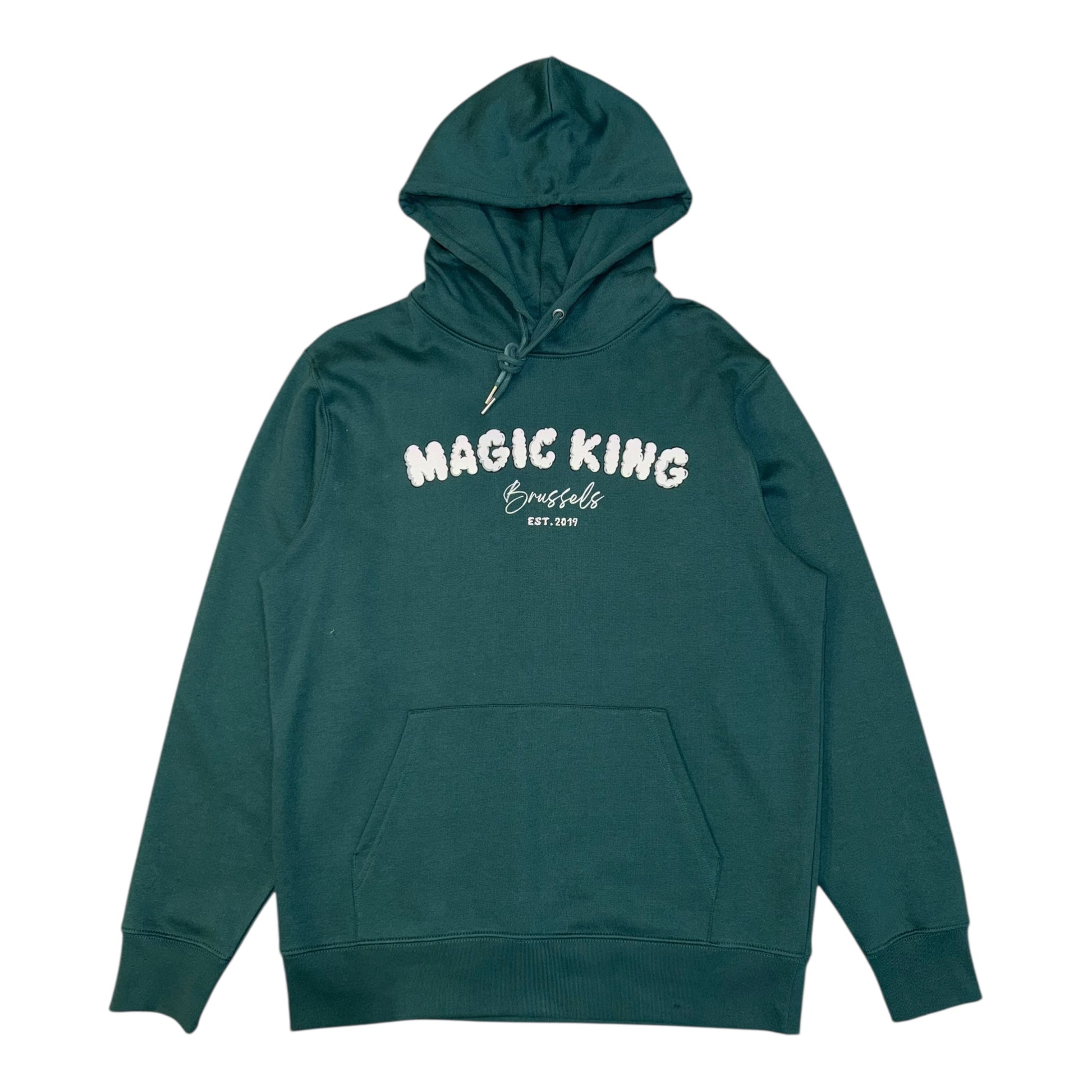Hoodie MK vert – Magic King Brussels Since 2019, coton bio, broderie emblématique, coupe droite, style streetwear.