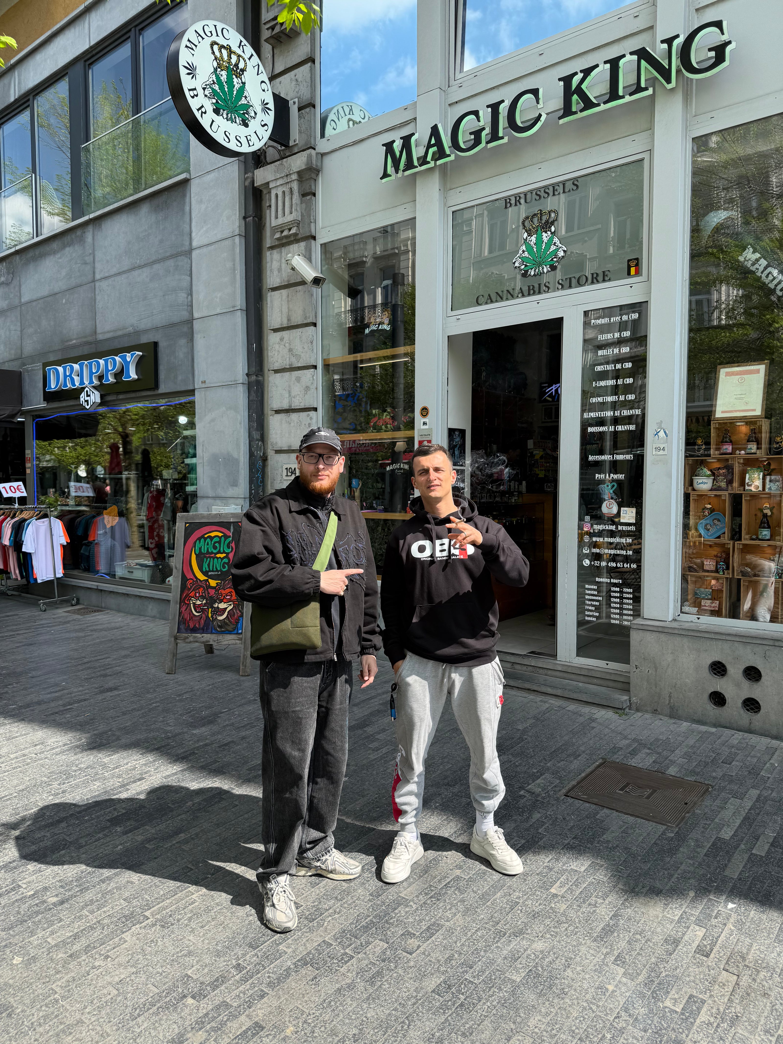Jazz Brak en visite chez Magic King Brussels – rencontre entre culture urbaine et univers canna belge