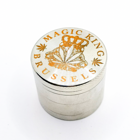 Grinder Magic King Métal Silver ouvert 4 pièces compact avec tamis