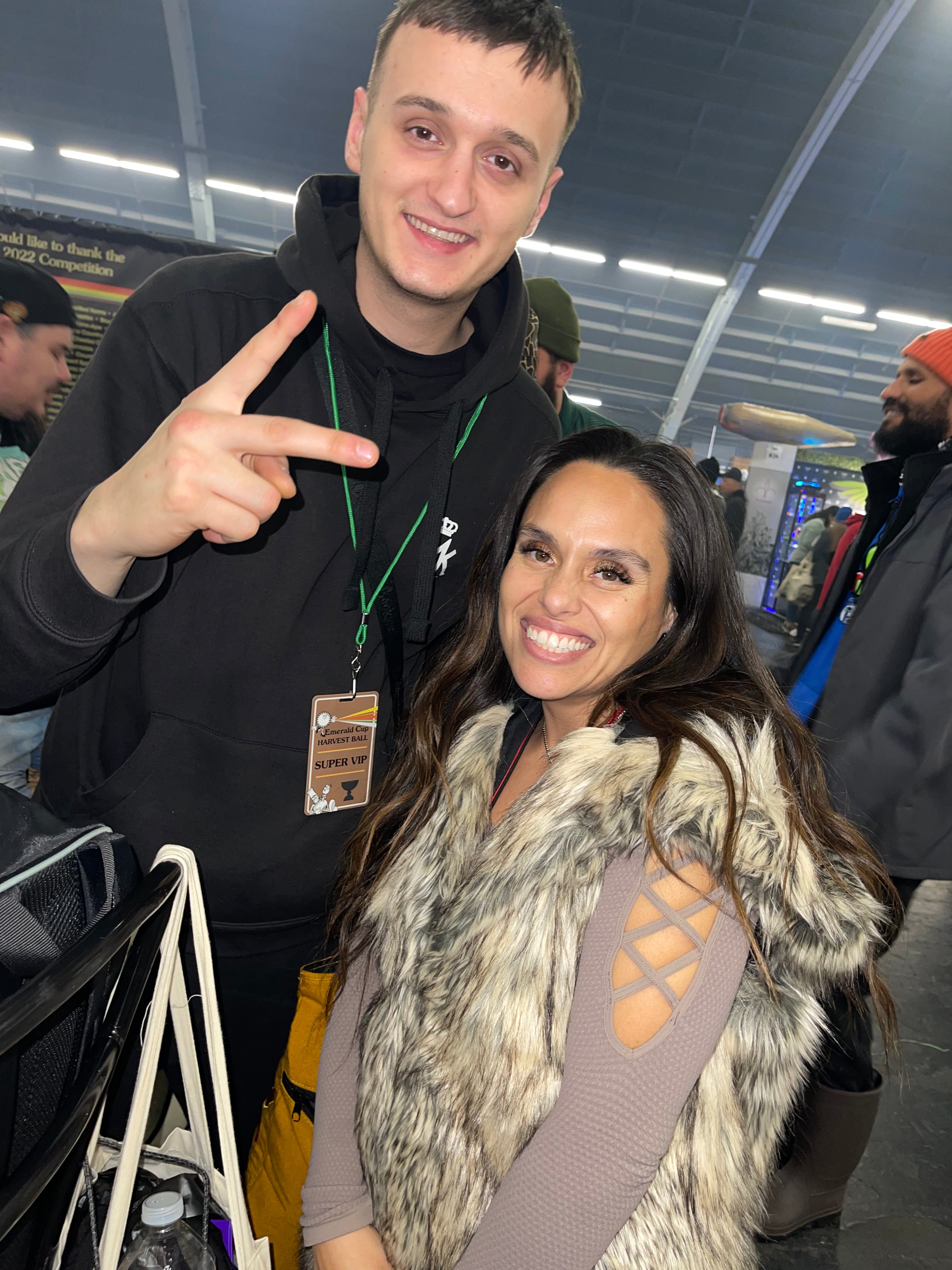 Rencontre Magic King avec Miss Zkittlez, breedeuse de cannabis en Californie – créatrice de génétiques légendaires USA