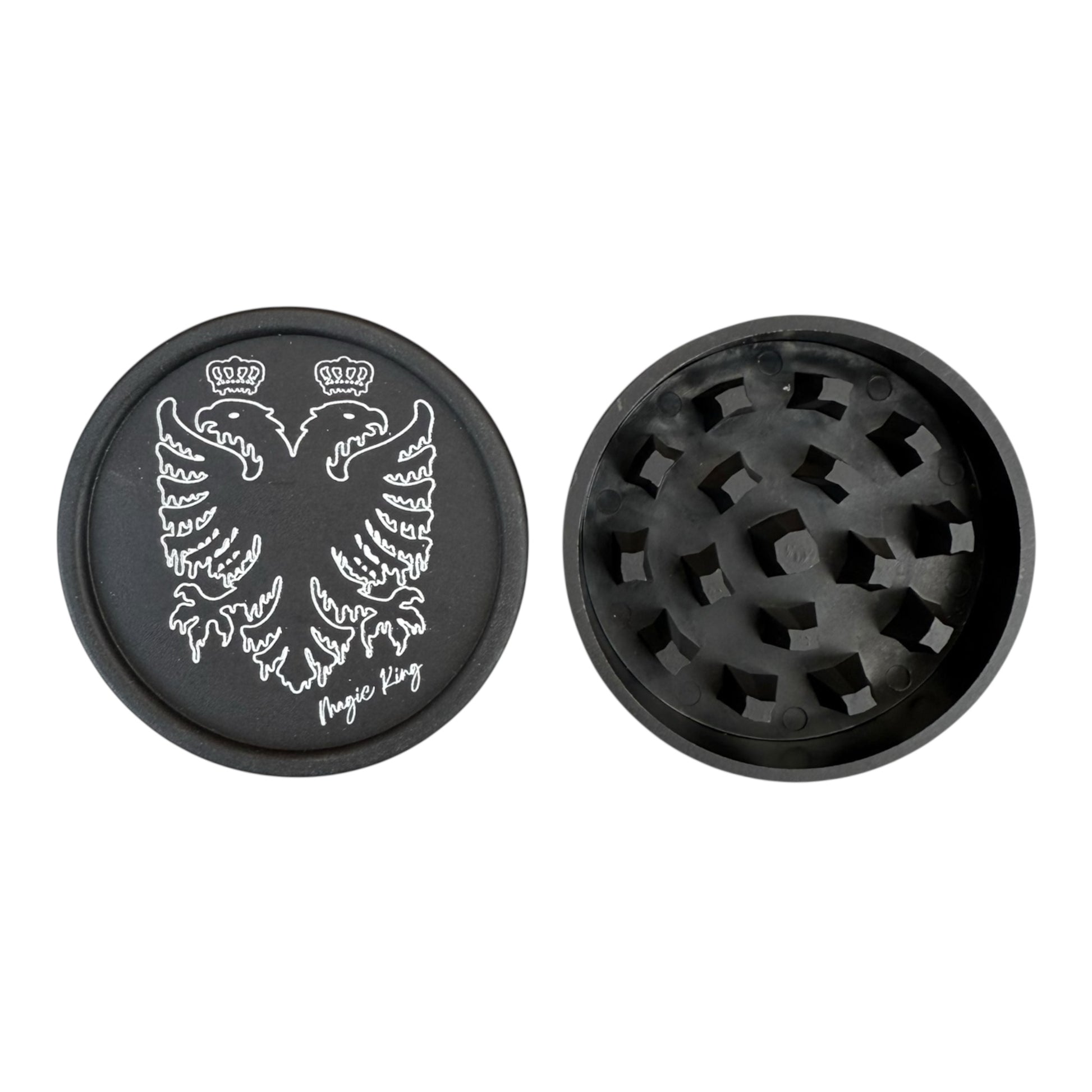 Grinder MK Eagle en chanvre biodégradable, vue ouverte avec dents et tamis, Collection Roots Albania