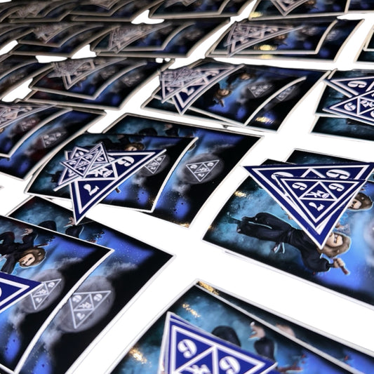 Pack de 6 stickers MK x 667, designs noir et bleu, tailles Small Medium Large, édition Magic King officielle