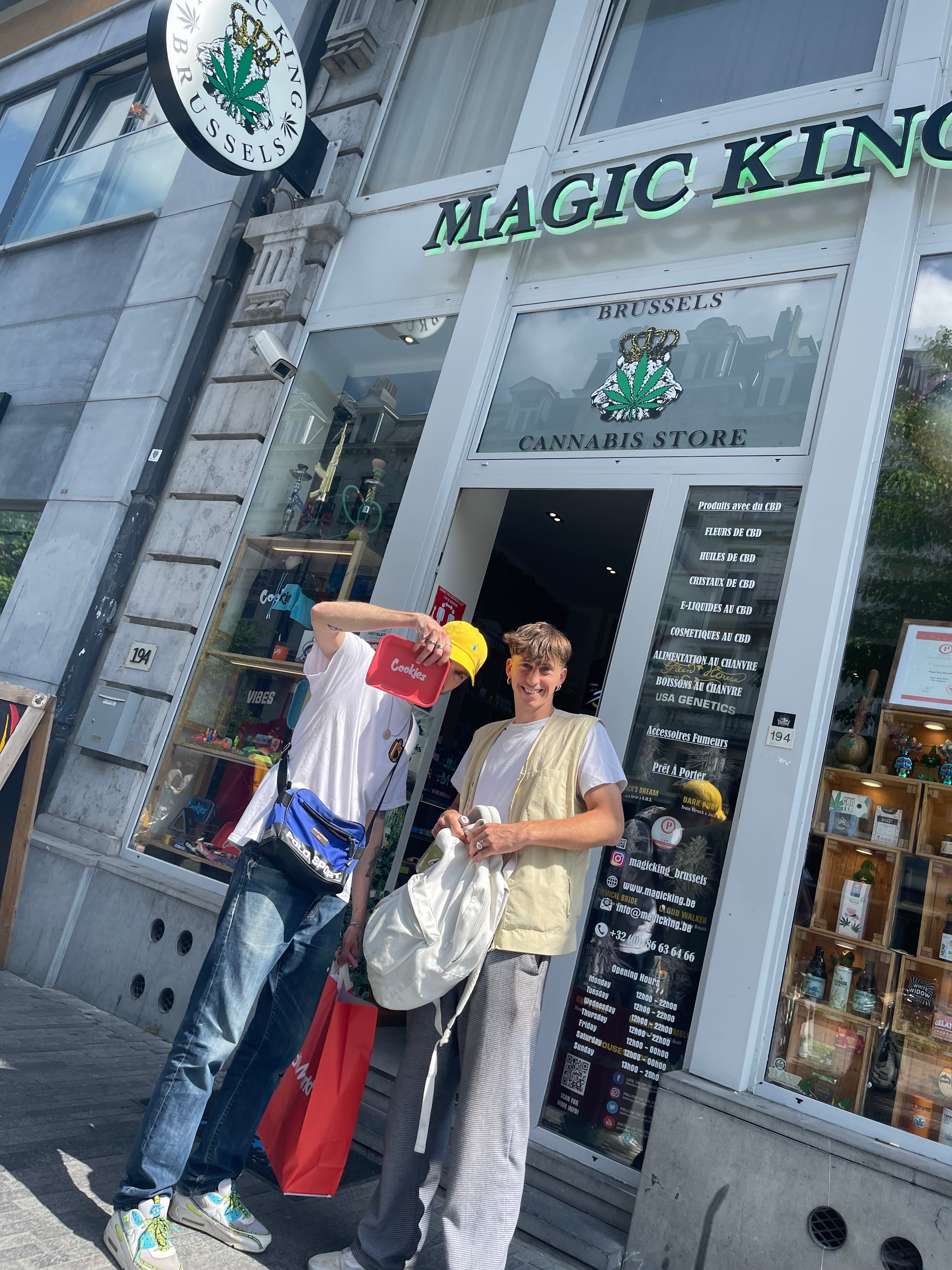 Phasm et Morgan, producteurs et figures clés de la scène belge, en visite chez Magic King Brussels