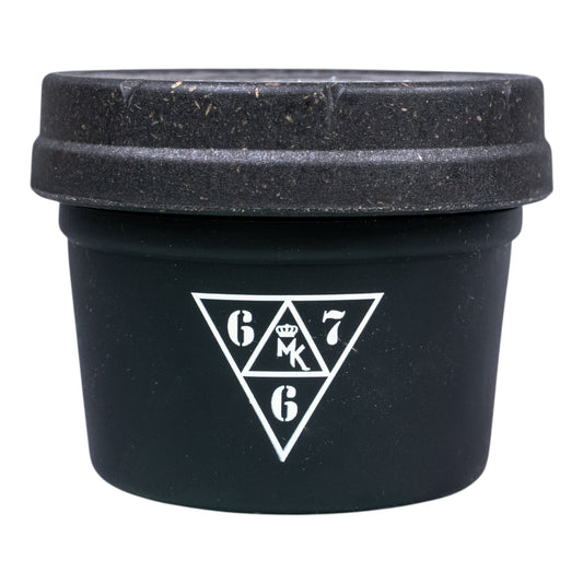 Restash Jar MK x 667 noir – Pot de 40ml fermé, logo visible sur le couvercle