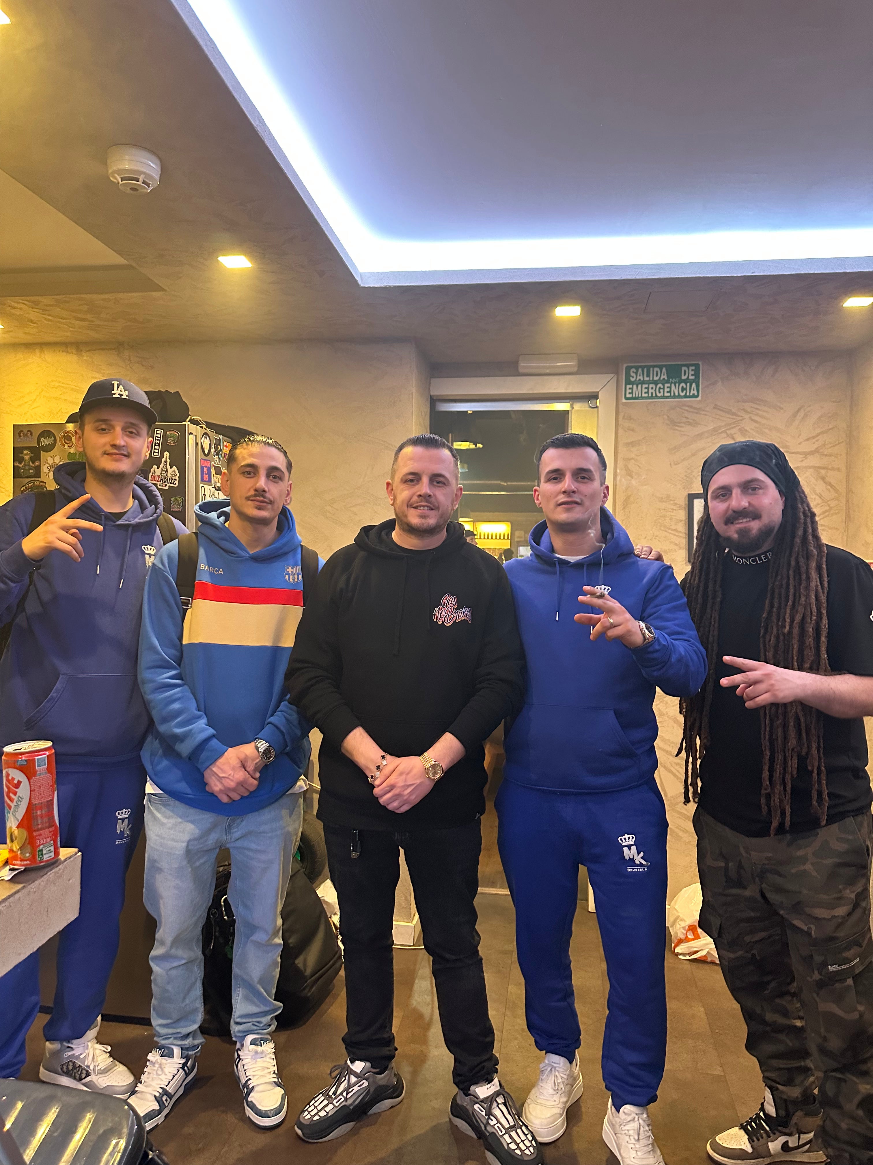 Rencontre Magic King avec Serge de Fidels et Gas No Brakes – frères californiens du cannabis, au Terps Army Club Barcelone pendant le Spannabis