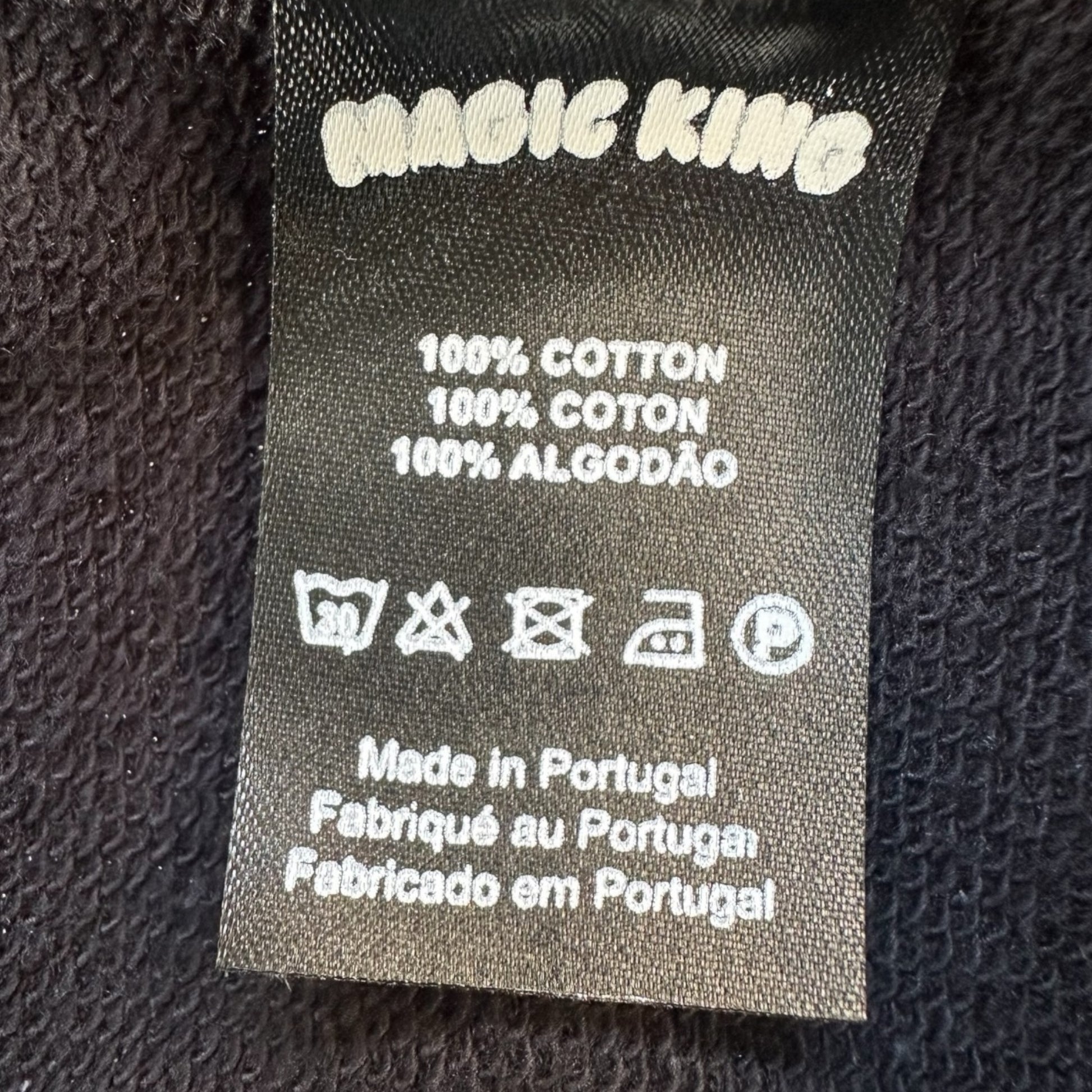 Étiquette intérieure du short Magic King – coton premium, fabriqué au Portugal