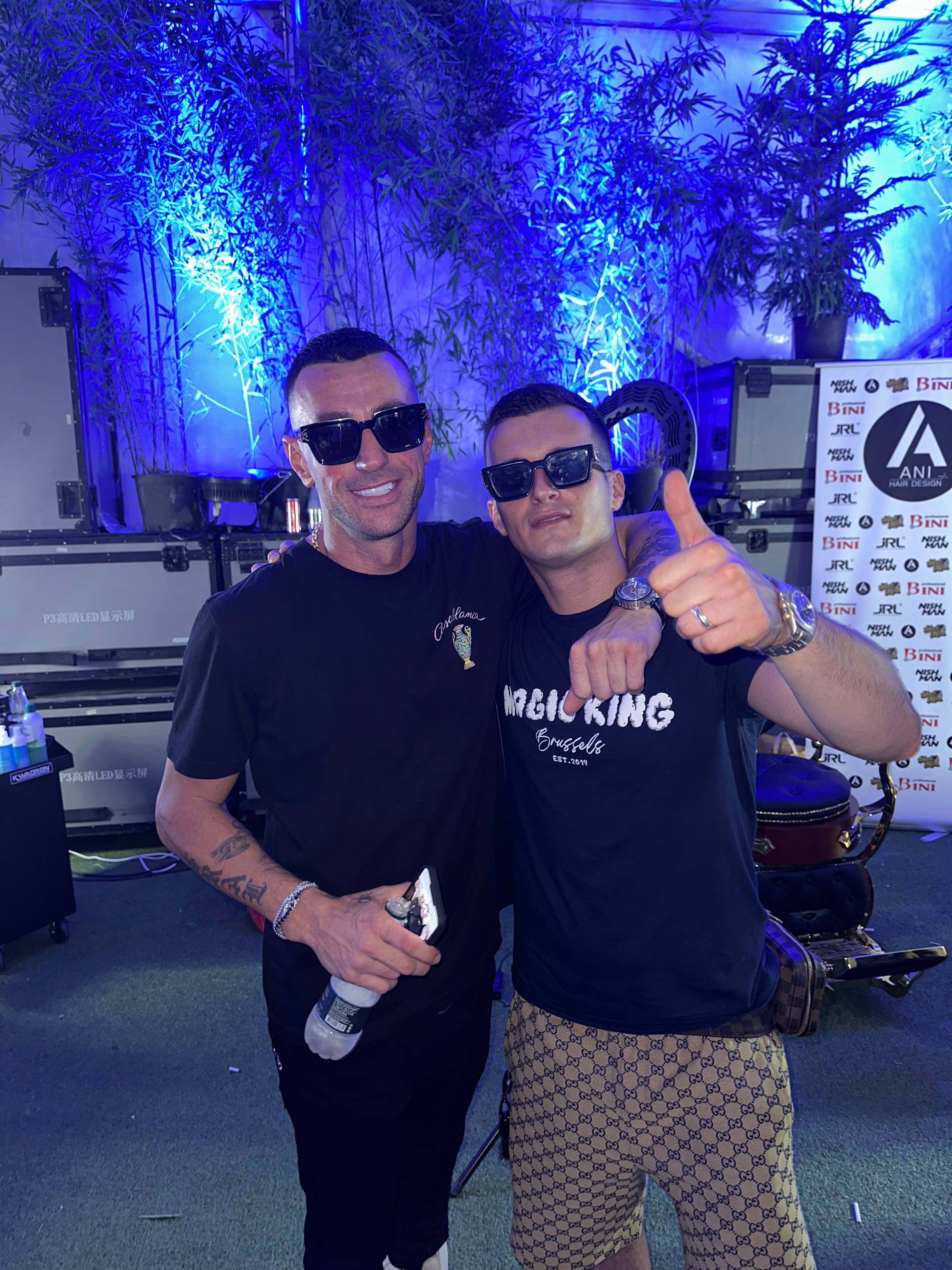 Stresi, rappeur albanais, en visite chez Magic King Brussels, rencontre marquante entre culture urbaine et diaspora albanaise