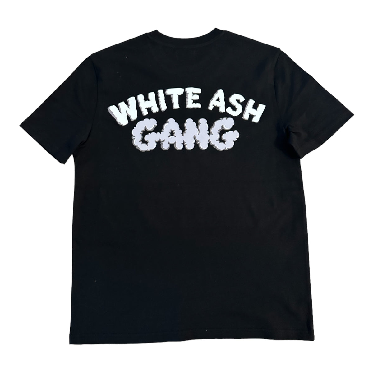 T-shirt Magic King White Ash Gang noir en coton bio lavé avec manches montées, dos.
